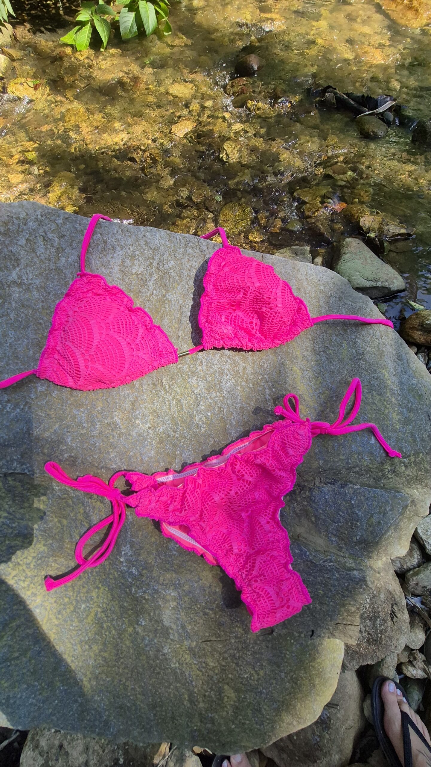 Biquíni Rosa Rendado – Delicado, moderno e super vibrante! ✨ - Imagem 2
